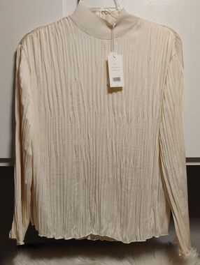 (C-77) NWT Vince Cream Crinkled Long Sleeve Pleated Chiffon Top Sz.L